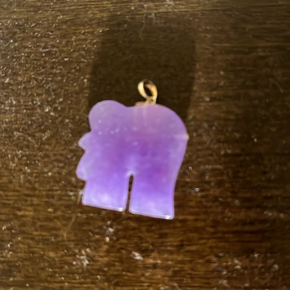 Amethyst and gold lucky elephant pendant - Picture 2 of 2